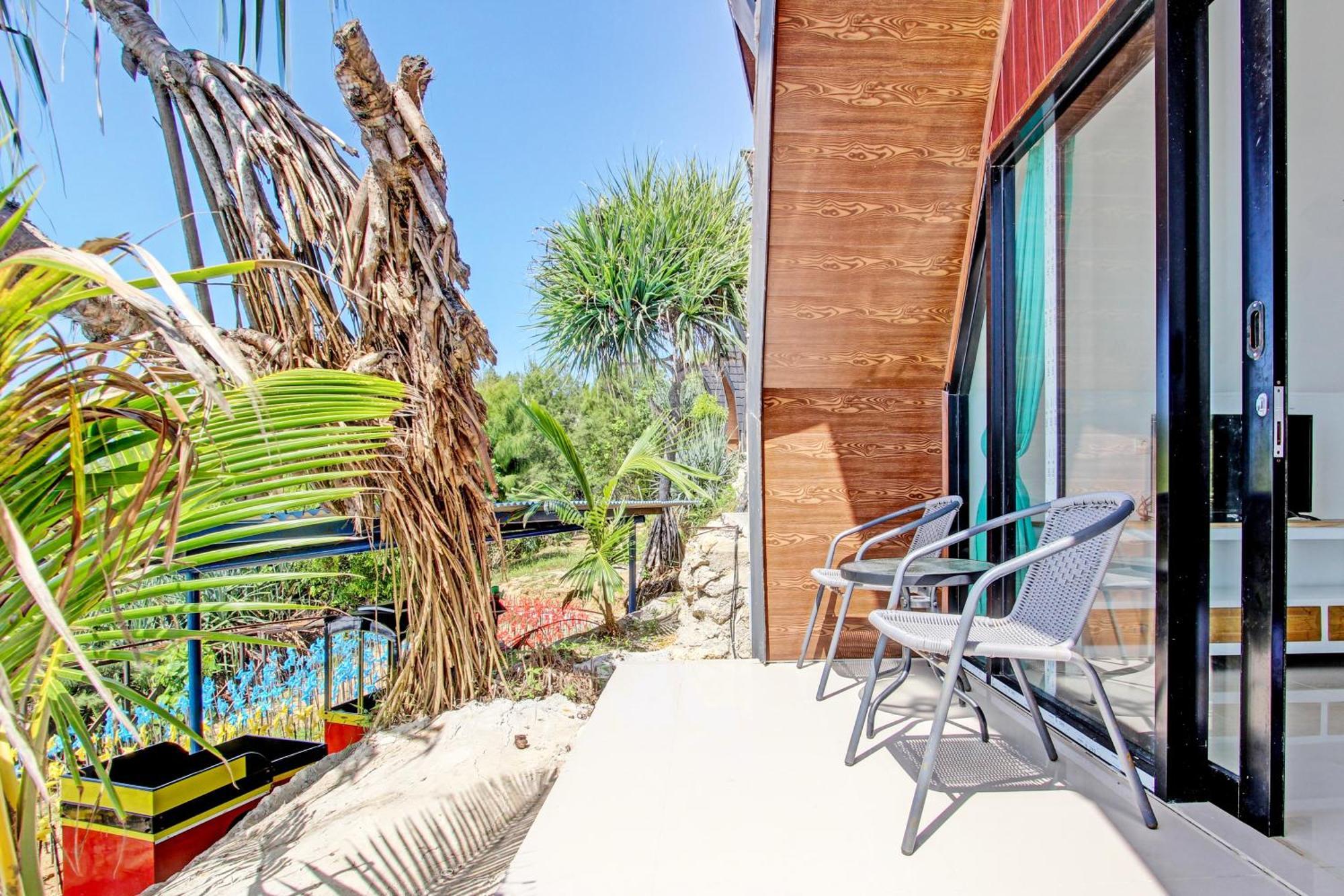 Palette 93389 Osanna Beach Resort Wonogiri Exterior photo